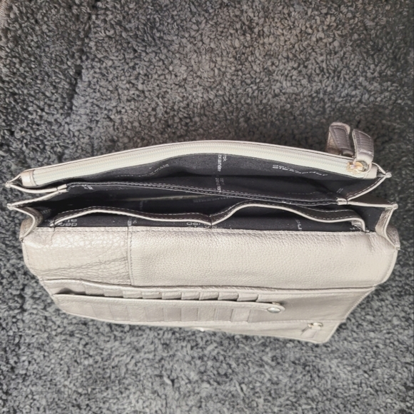 Derek Alexander Purse - Picture 4 of 6